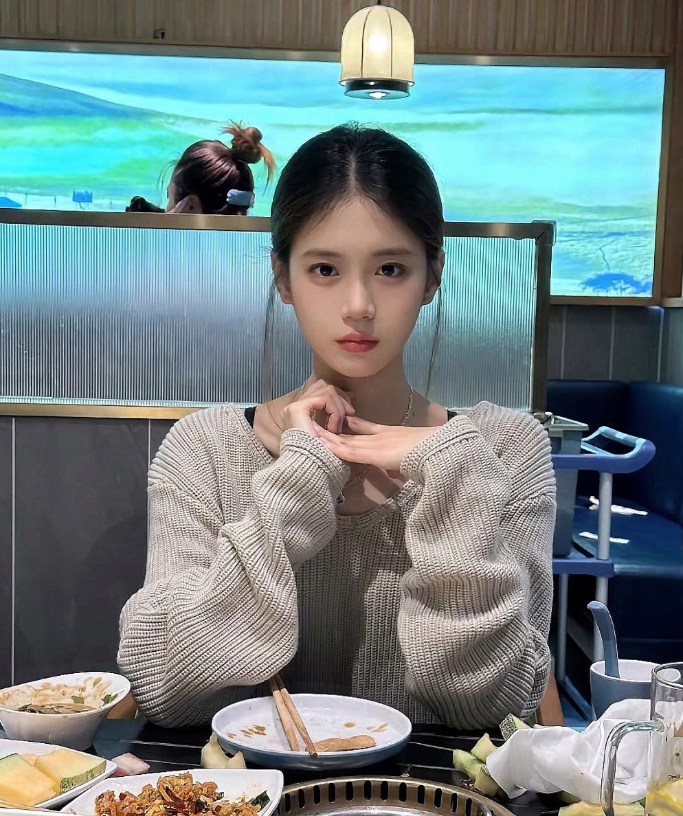 你是“披头发”好看还是“扎头发”惊艳？主要看脸上这几点！ onerror=